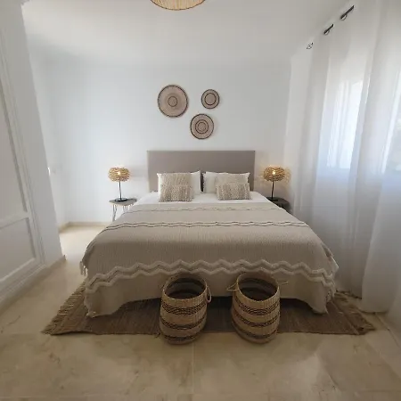 Private Luxurious Walking Distance To Puerto Banus *