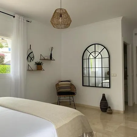 Villa Private Luxurious Walking Distance To Puerto Banus *
