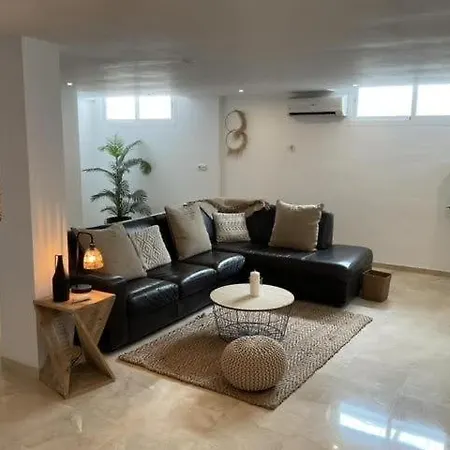 Private Luxurious Walking Distance To Puerto Banus *