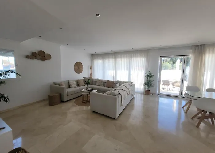 Private Luxurious Walking Distance To Puerto Banus Marbella