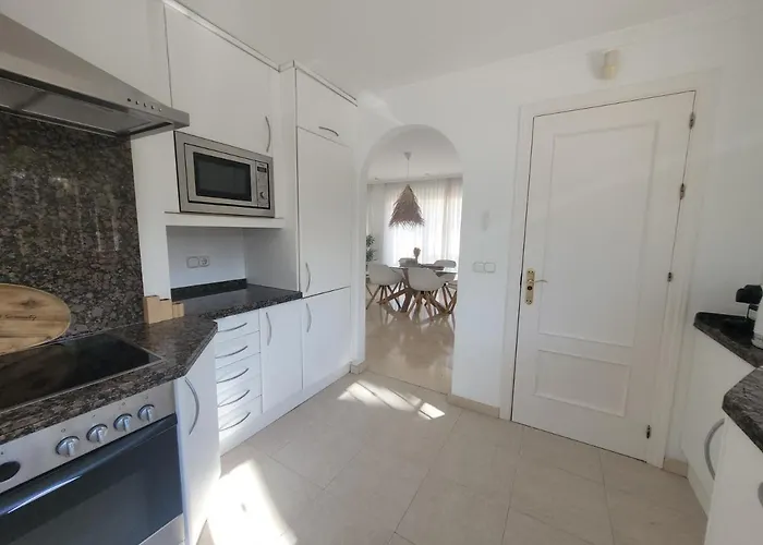 Private Luxurious Walking Distance To Puerto Banus Willa