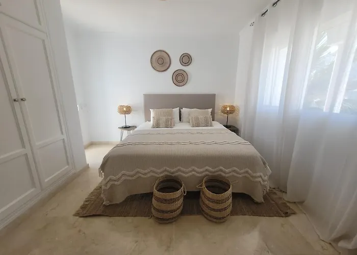 Private Luxurious Walking Distance To Puerto Banus *