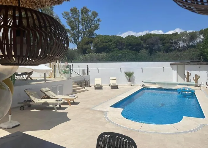 Private Luxurious Walking Distance To Puerto Banus Marbella