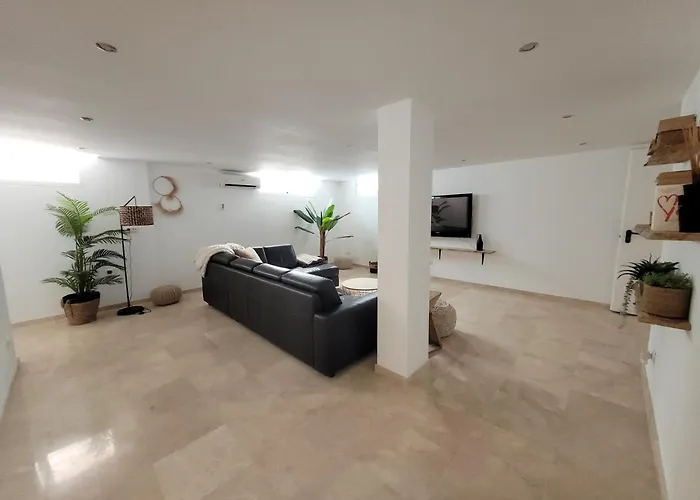 Private Luxurious Walking Distance To Puerto Banus