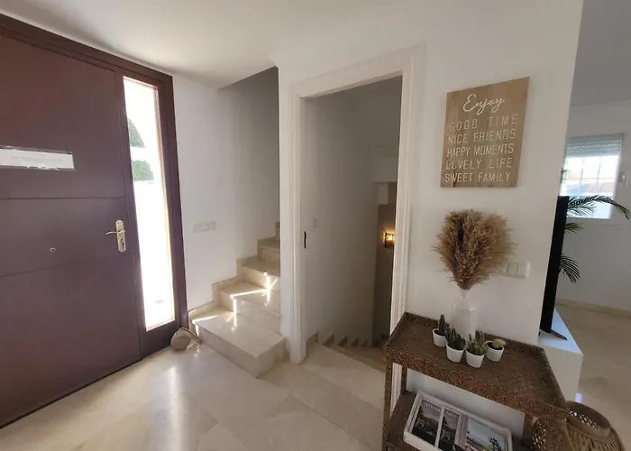 Private Luxurious Walking Distance To Puerto Banus Willa