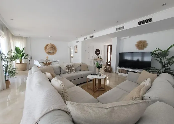 Private Luxurious Walking Distance To Puerto Banus Marbella