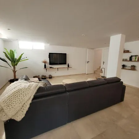 Private Luxurious Walking Distance To Puerto Banus *